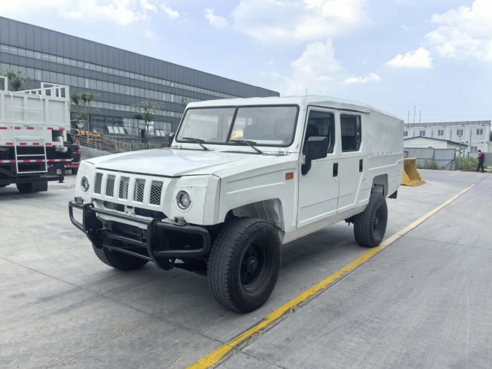 5人礦用防爆鋰離子蓄電池?zé)o軌膠輪車